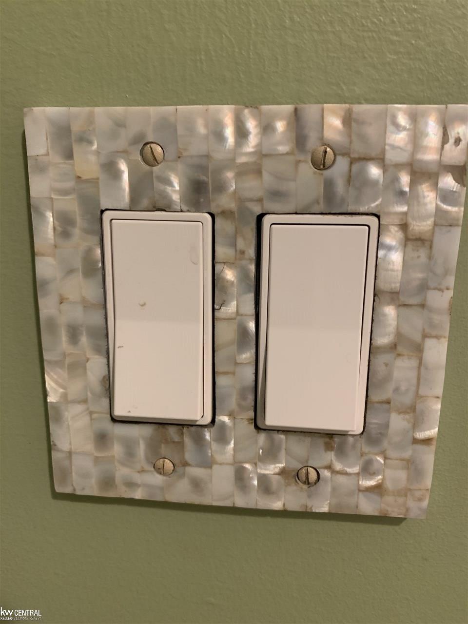 428 Cloverly Road Grosse Pointe, MI 48236 - Photo 31 of 51 Bath 1 Switchplate