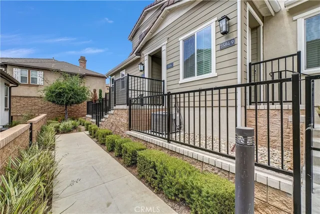 $629,000 | 5584 Kate Way, Unit 10, Fontana, CA 92336