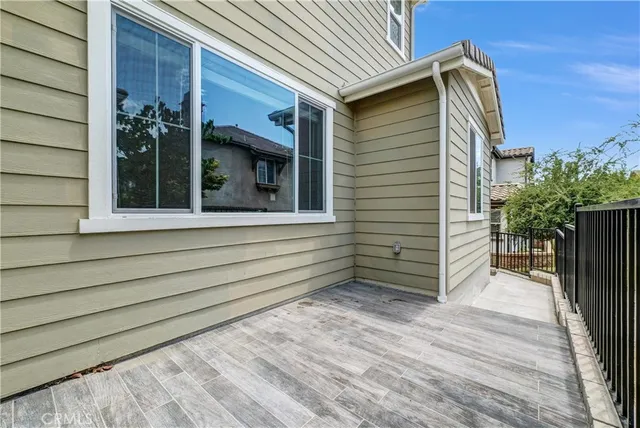 $629,000 | 5584 Kate Way, Unit 10, Fontana, CA 92336