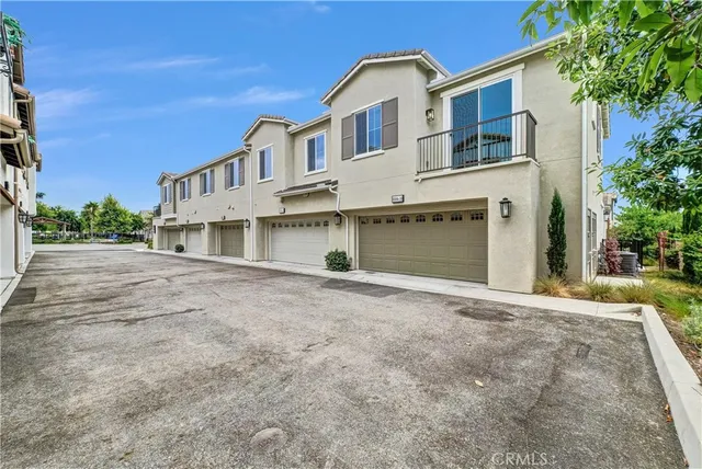 $629,000 | 5584 Kate Way, Unit 10, Fontana, CA 92336