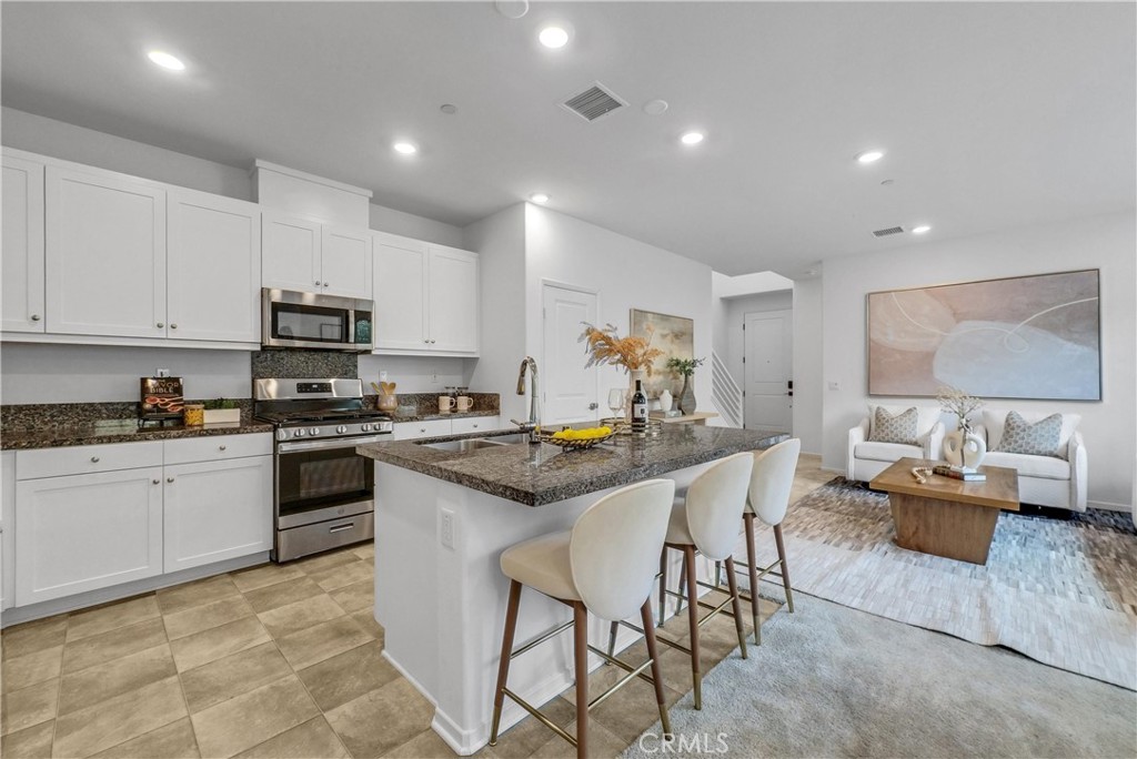 5584 Kate Way, Unit 10 Fontana, CA 92336 - Photo 6 of 53