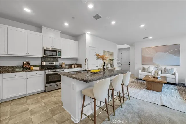 $629,000 | 5584 Kate Way, Unit 10, Fontana, CA 92336