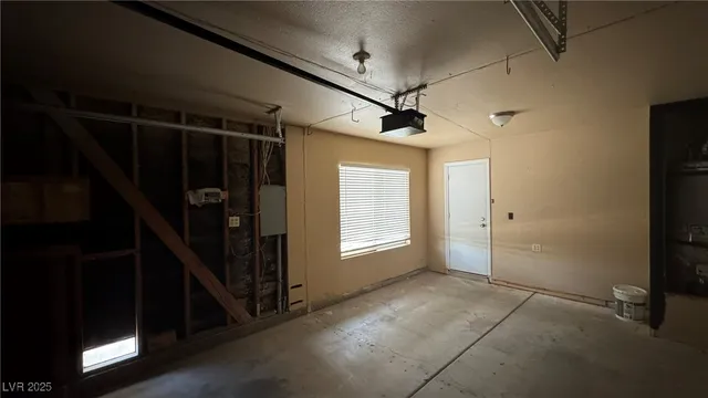 $1,795 | 4754 Willow Crest Avenue, Las Vegas, NV 89147