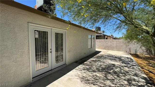 $1,795 | 4754 Willow Crest Avenue, Las Vegas, NV 89147