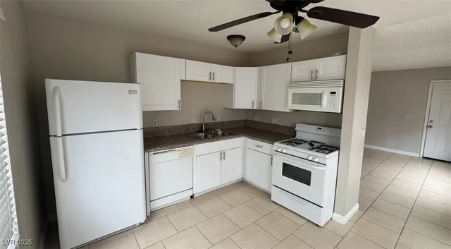 $1,795 | 4754 Willow Crest Avenue, Las Vegas, NV 89147