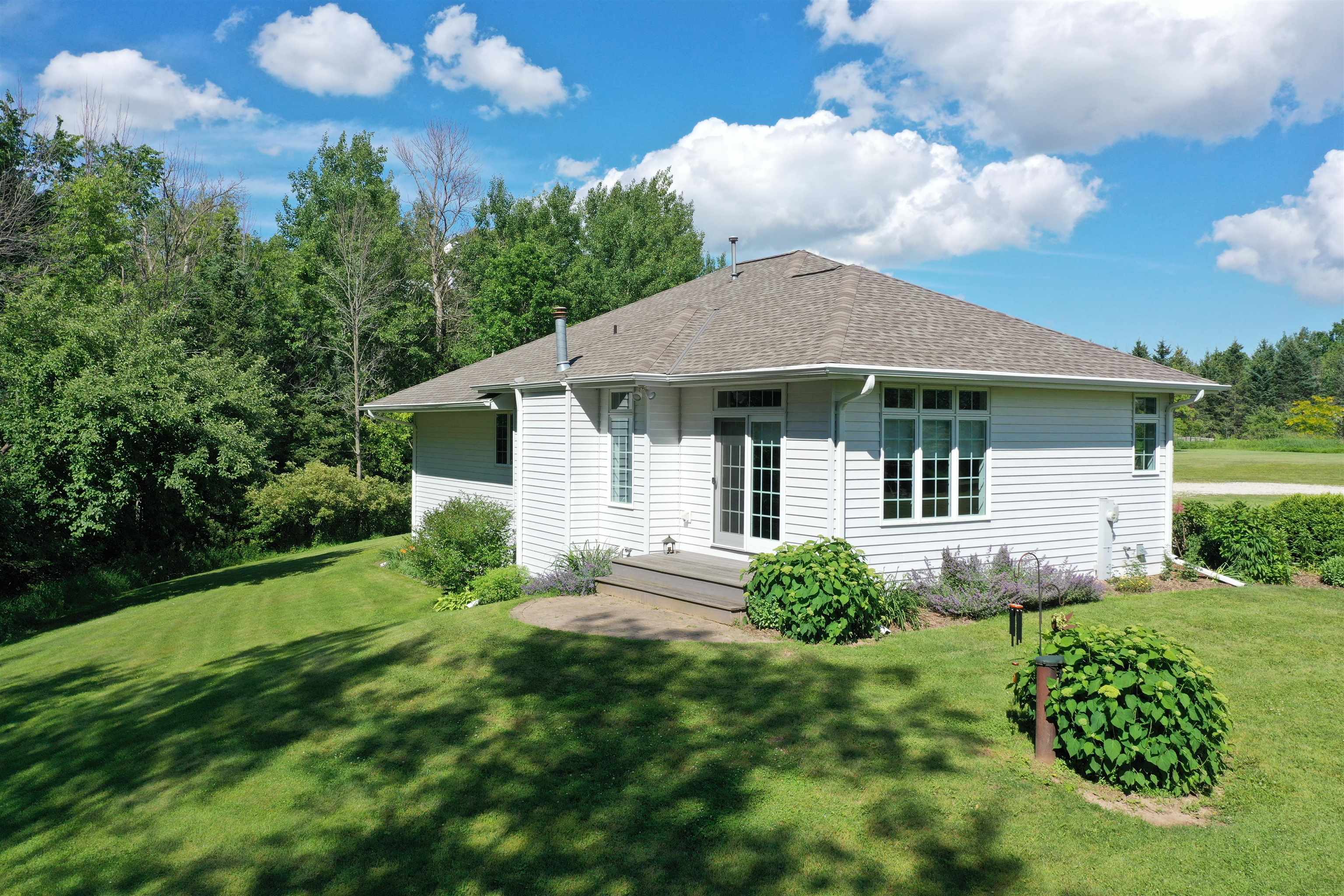 4437 Pine Grove Road Green Bay, WI 54311 - Photo 15 of 60