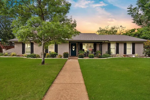 $440,000 | 1700 Stagecoach Drive, Pantego, TX 76013