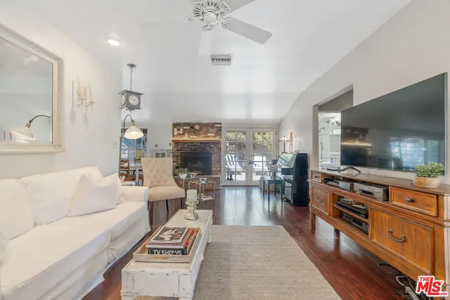 $800,000 | 17503 Runnymede Street, Lake Balboa, CA 91406