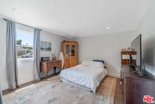 $800,000 | 17503 Runnymede Street, Lake Balboa, CA 91406