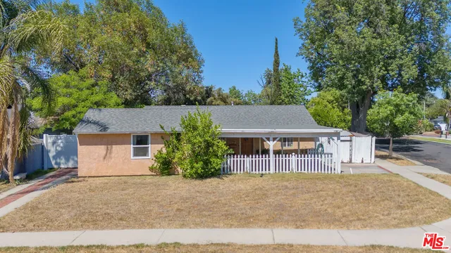 $800,000 | 17503 Runnymede Street, Lake Balboa, CA 91406