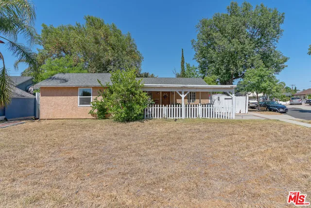 $800,000 | 17503 Runnymede Street, Lake Balboa, CA 91406