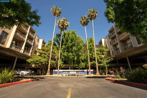 $478,888 | 440 North Civic Drive, Unit 201, Walnut Creek, CA 94596