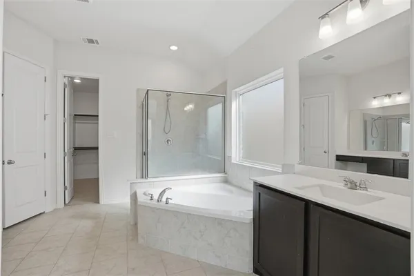 $2,995 | 1216 Rosebay Drive, Justin, TX 76247