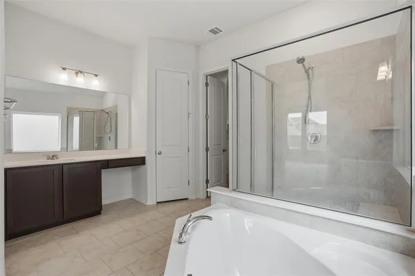 $2,995 | 1216 Rosebay Drive, Justin, TX 76247