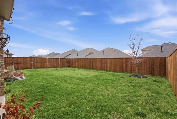 $2,995 | 1216 Rosebay Drive, Justin, TX 76247
