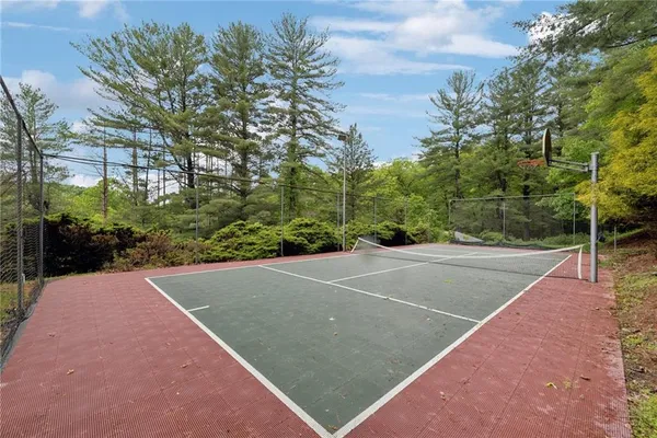 a view of a tennis court