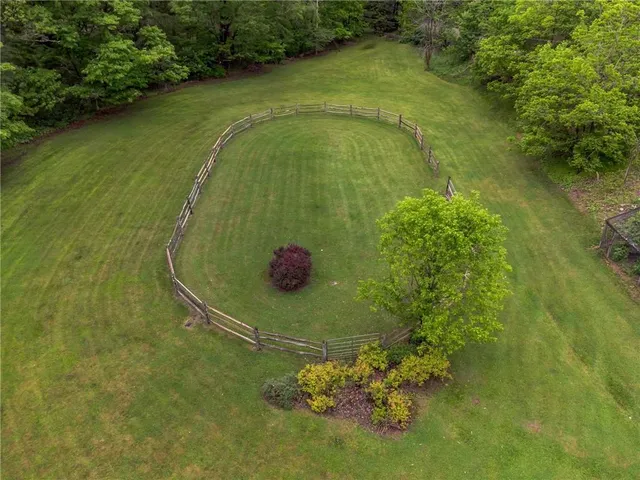 a picture of a lake view