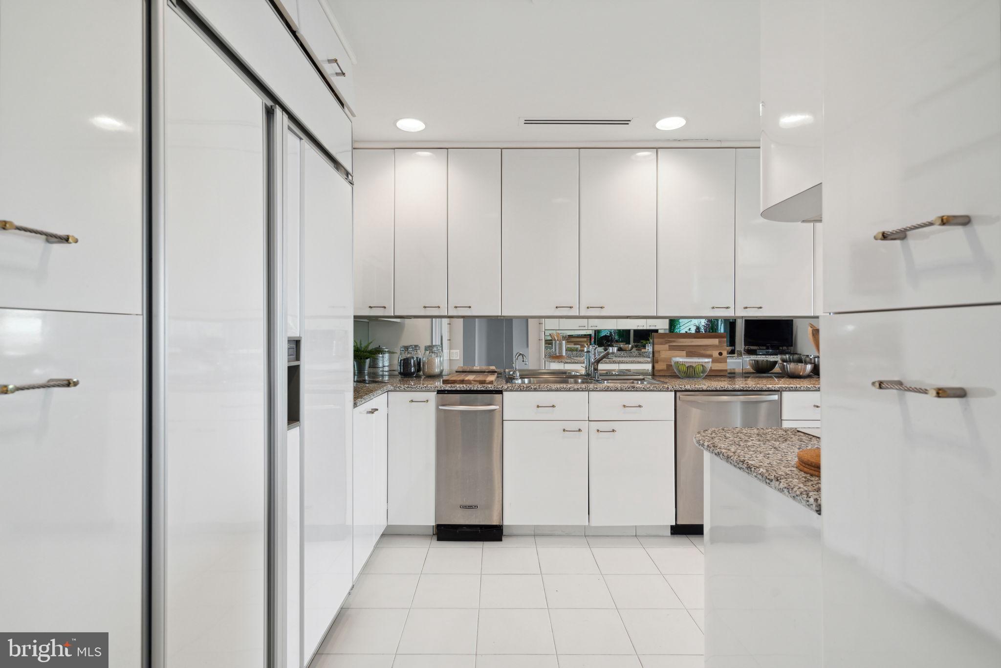 202 West Rittenhouse Square, Unit 3206 Philadelphia, PA 19103 - Photo 17 of 50