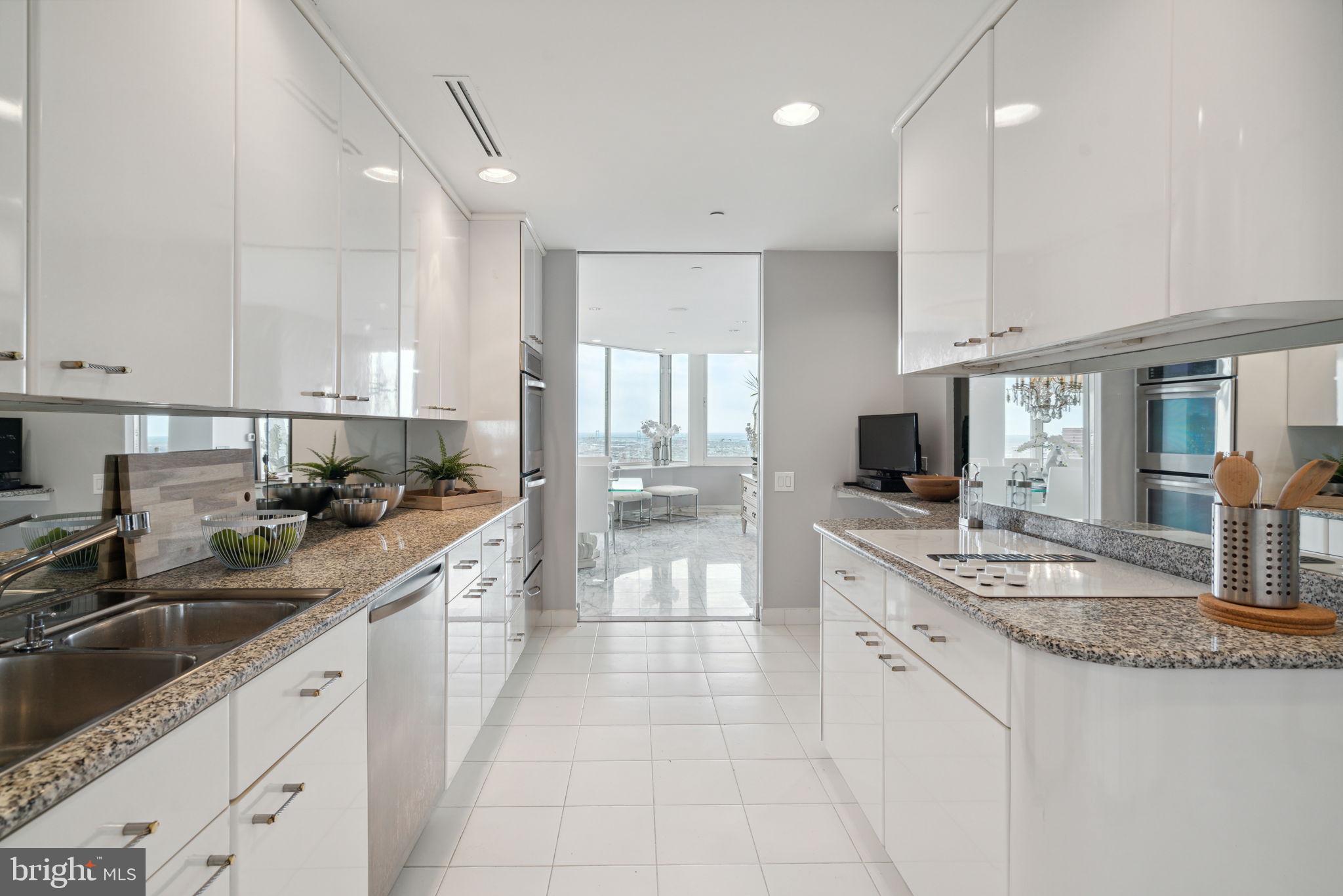 202 West Rittenhouse Square, Unit 3206 Philadelphia, PA 19103 - Photo 18 of 50