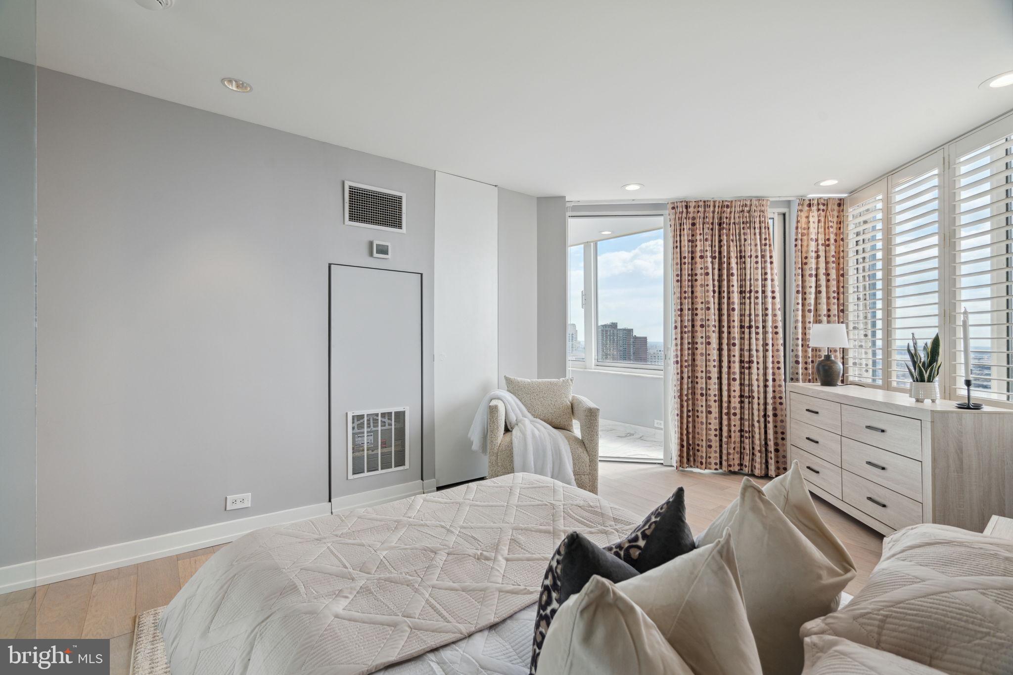 202 West Rittenhouse Square, Unit 3206 Philadelphia, PA 19103 - Photo 38 of 50