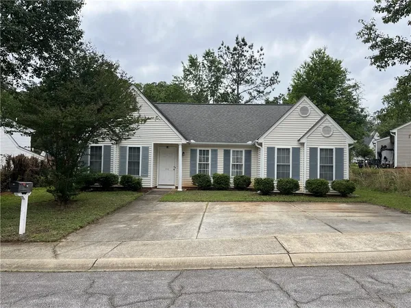 $1,600 | 116 Arbors Court, Central, SC 29630