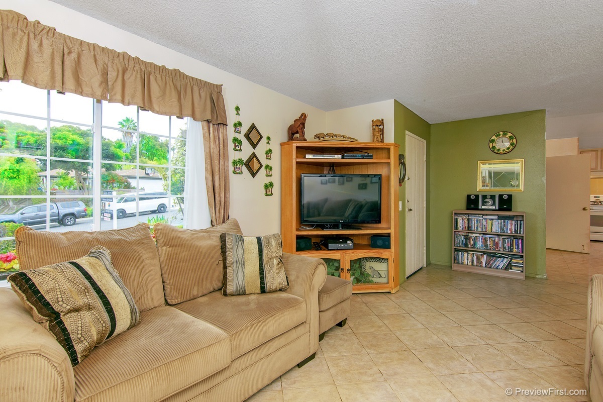 2405 Winter Road Oceanside, CA 92056 - Photo 7 of 25