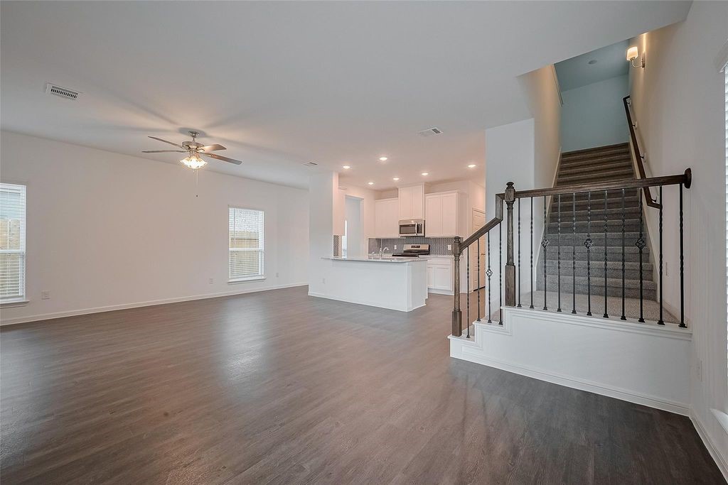 590 Long Br Drive Dayton, TX 77535 - Photo 7 of 37