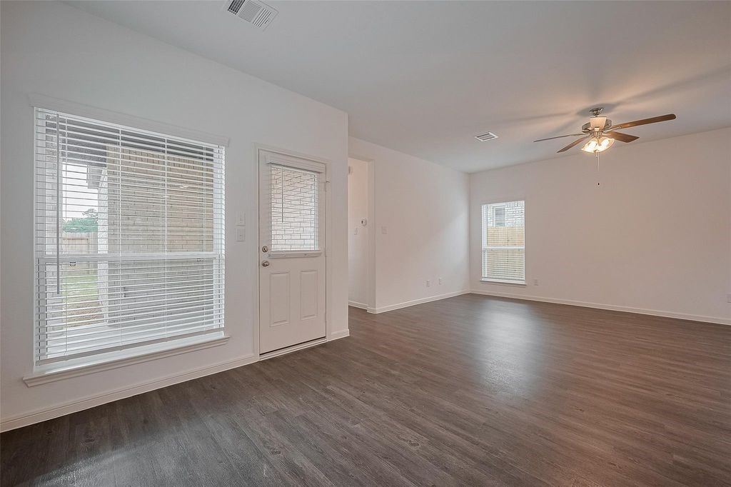 590 Long Br Drive Dayton, TX 77535 - Photo 8 of 37