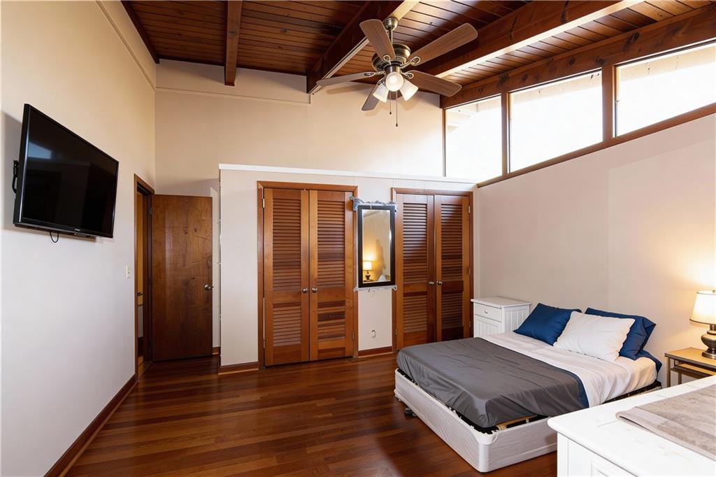 500 Piedmont Road Marietta, GA 30066 - Photo 20 of 40 a living room with furniture and a flat screen tv