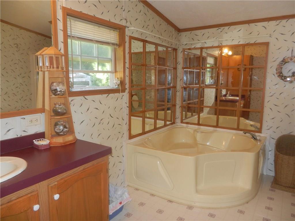 1332 Main Road Phippsburg, ME 04562 - Photo 10 of 34 Bright master bath with jetted tub