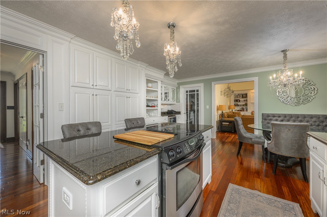 374 Silver Ridge Drive Akron, OH 44321 - Photo 6 of 29