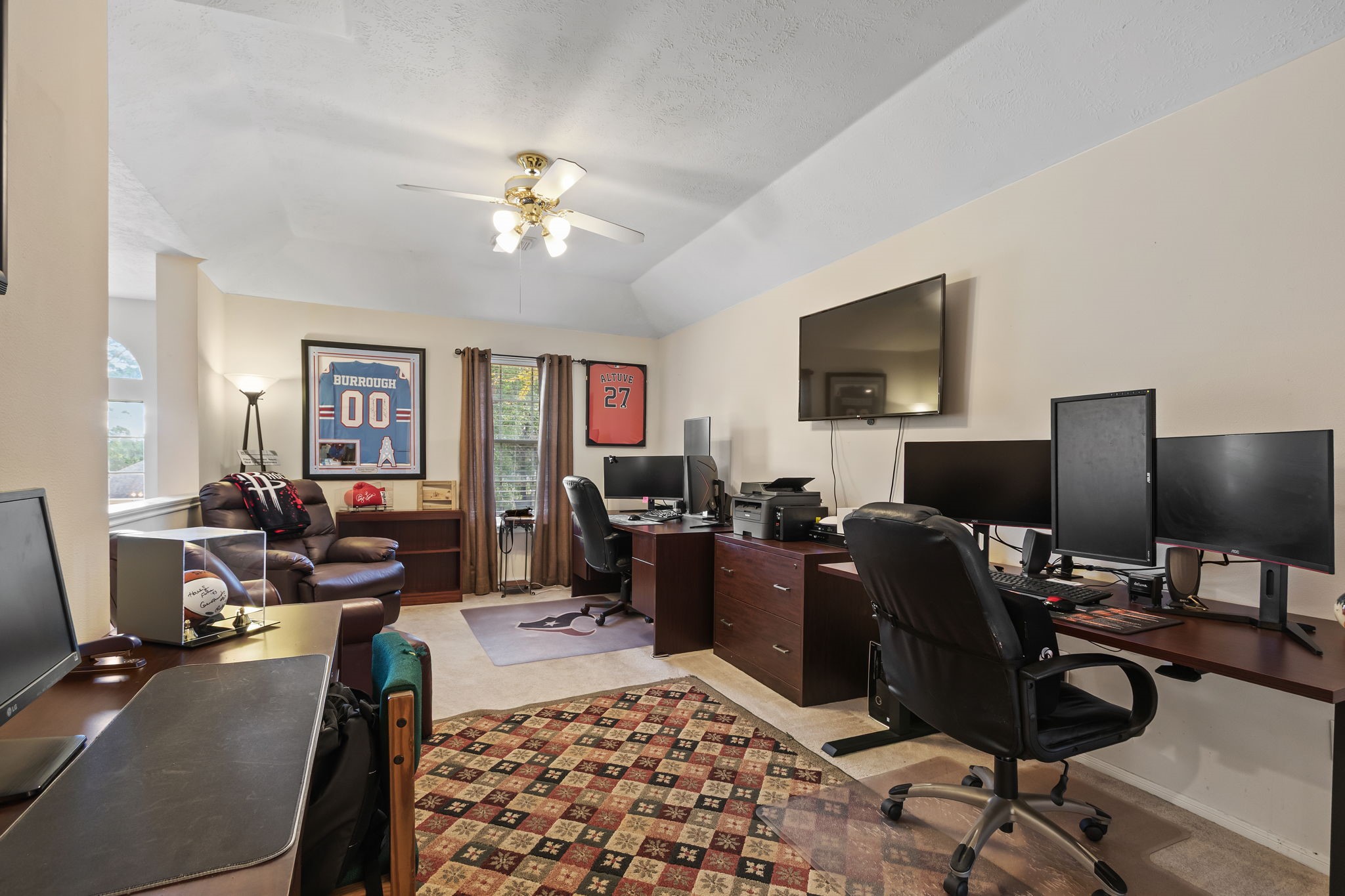 3618 Walnut Forest Lane Spring, TX 77388 - Photo 28 of 41 a view of a livingroom with workspace and a couch