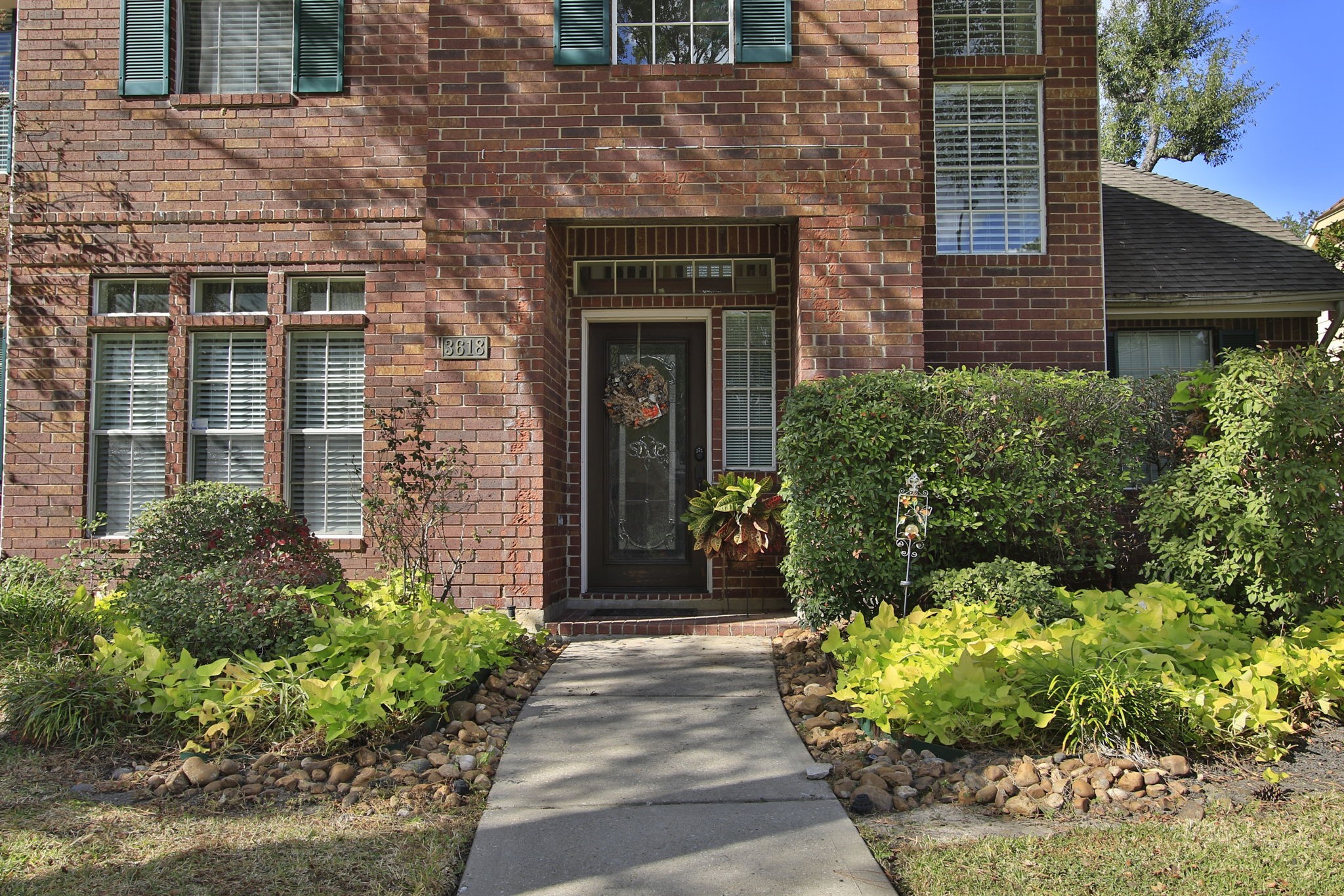 3618 Walnut Forest Lane Spring, TX 77388 - Photo 5 of 41 a front view of a house with a yard