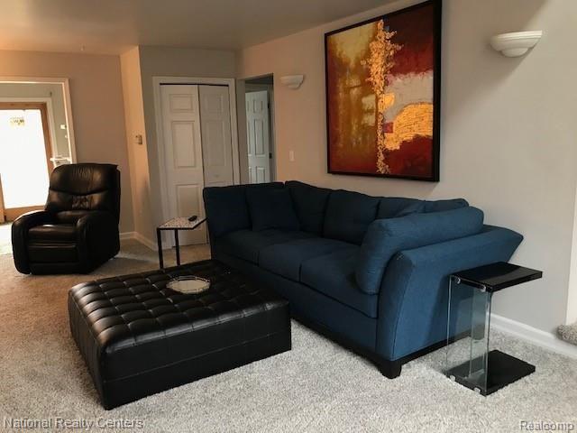3808 Ellisia Road Commerce Township, MI 48382 - Photo 19 of 41 huge family room