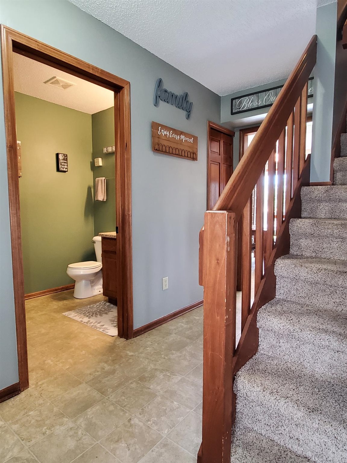 2014 Broken Oak Road Fort Wayne, IN 46818 - Photo 3 of 36