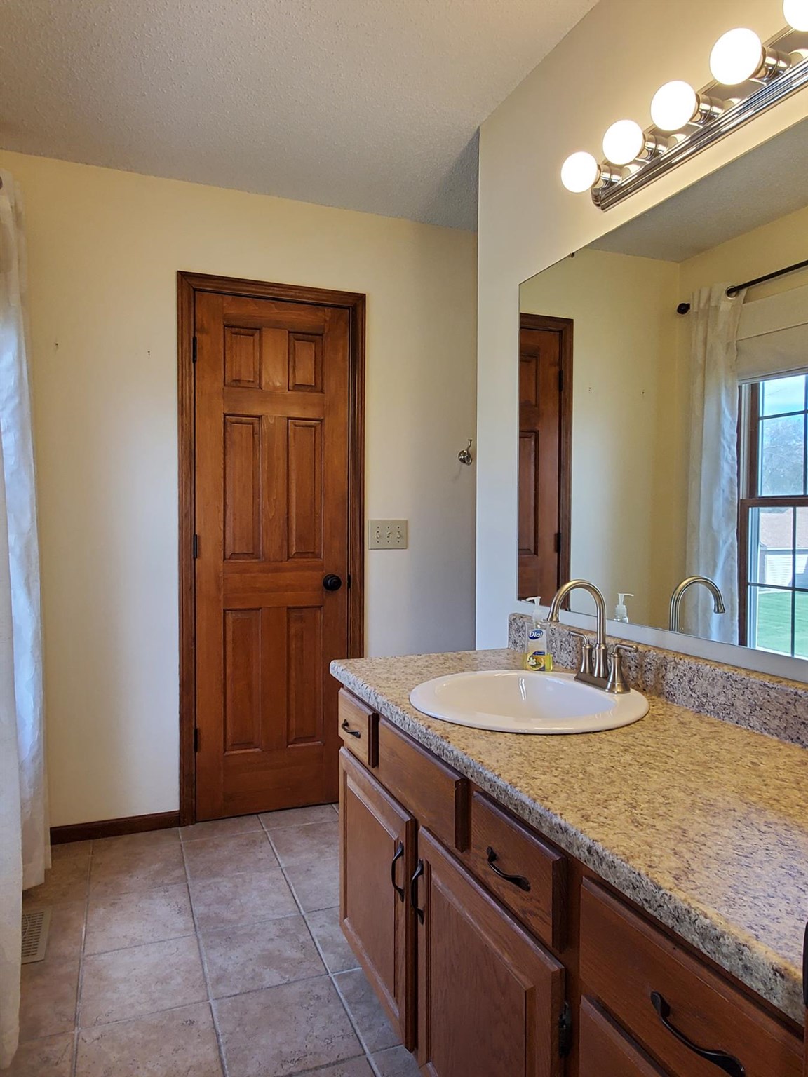 2014 Broken Oak Road Fort Wayne, IN 46818 - Photo 23 of 36