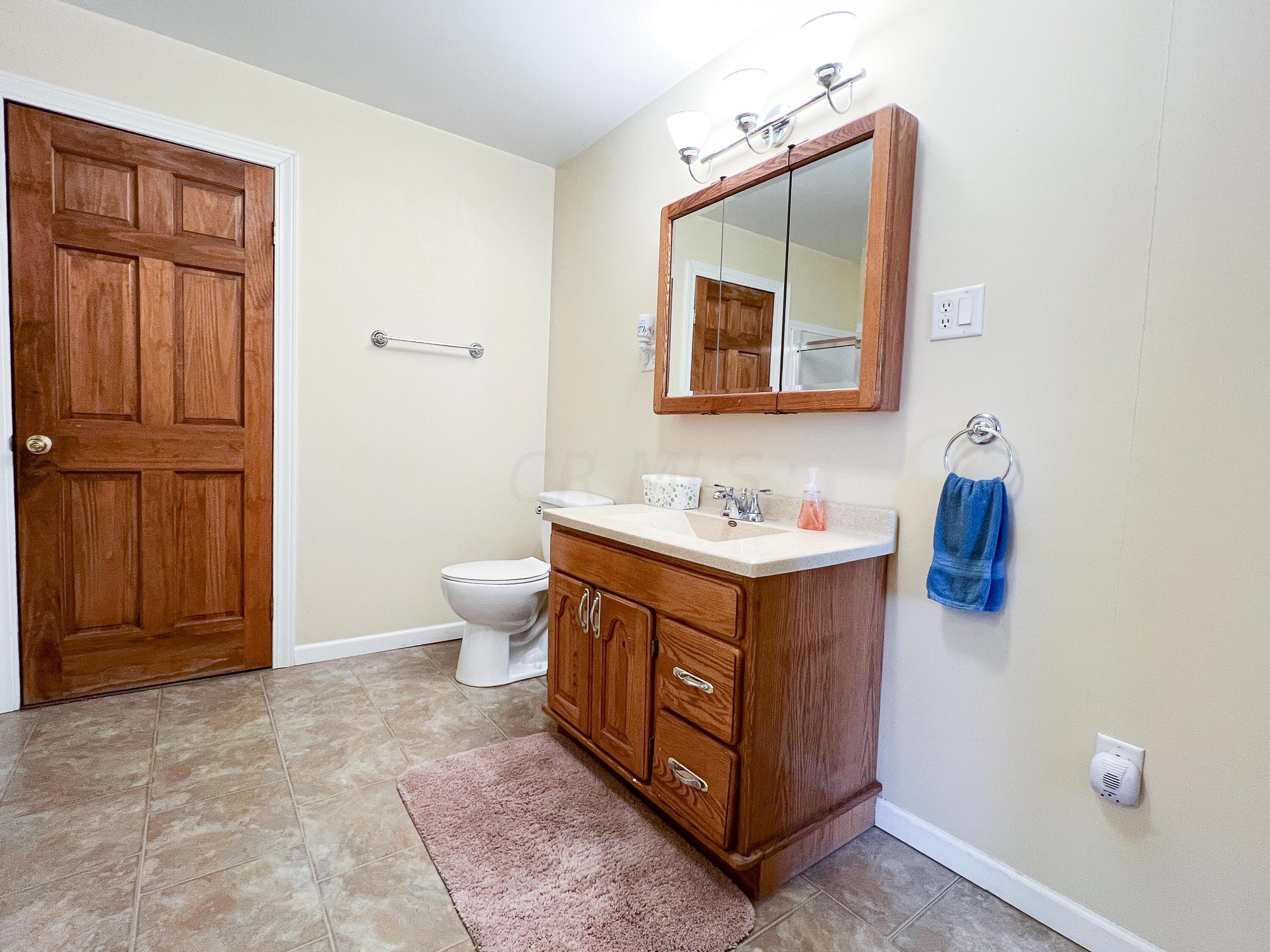 107 Union Street Edison, OH 43320 - Photo 28 of 47 Main Level Bathroom