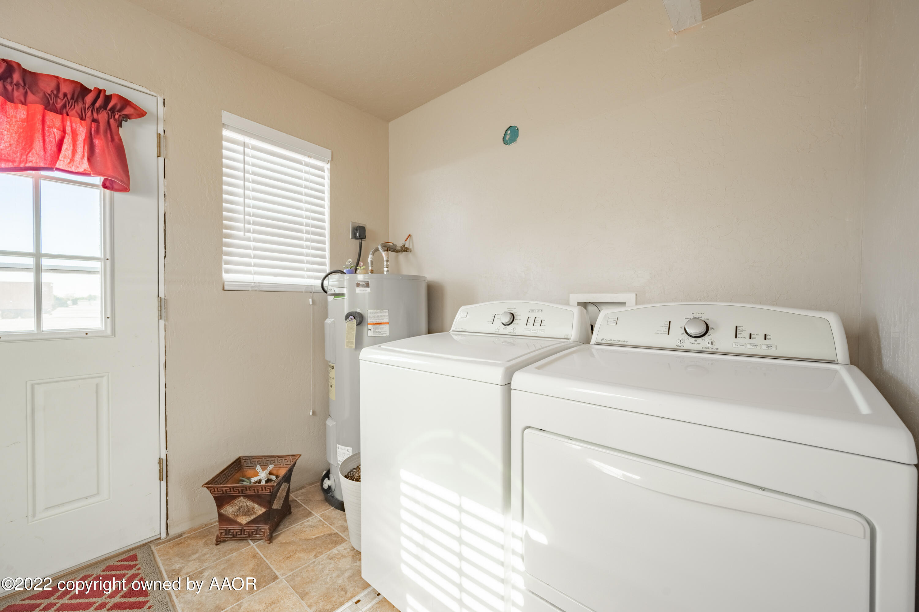 11900 Lazy B Road Amarillo, TX 79118 - Photo 26 of 30 2nd laundry room