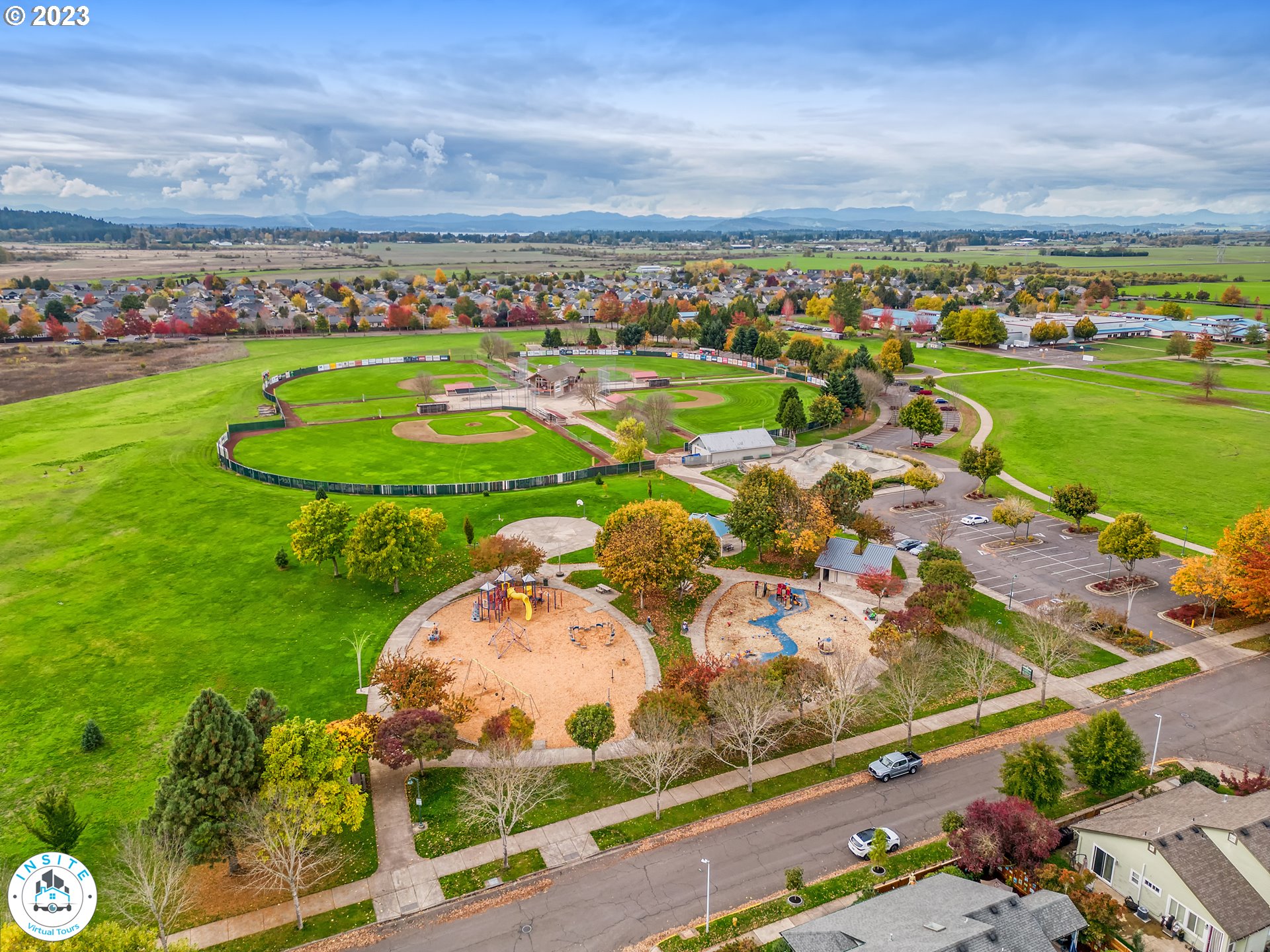 5588 Wales Drive Eugene, OR 97402 - Photo 38 of 41 a view of a city