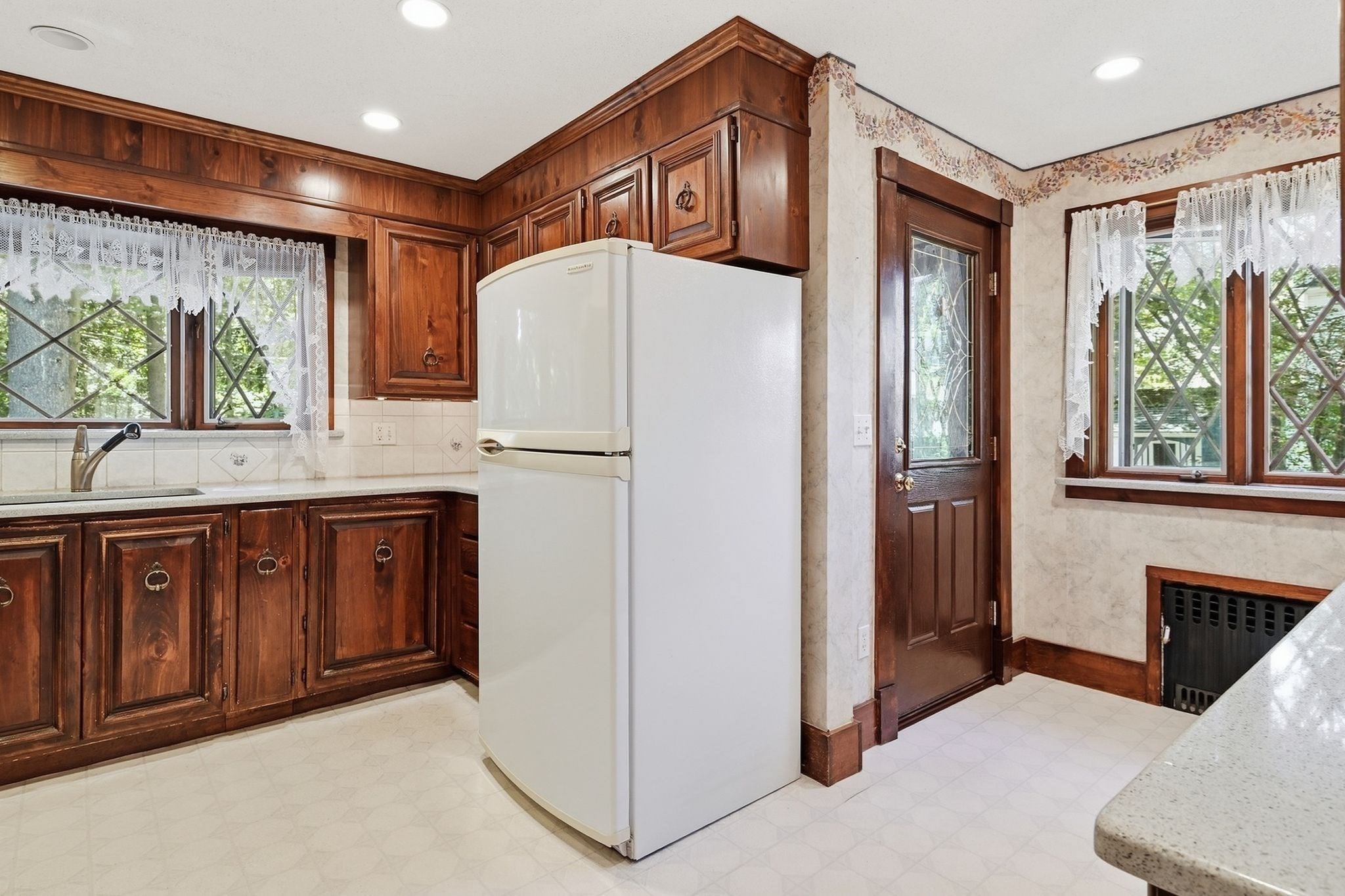 46 Rush Street Springfield, MA 01109 - Photo 18 of 40 Gallery Image 18