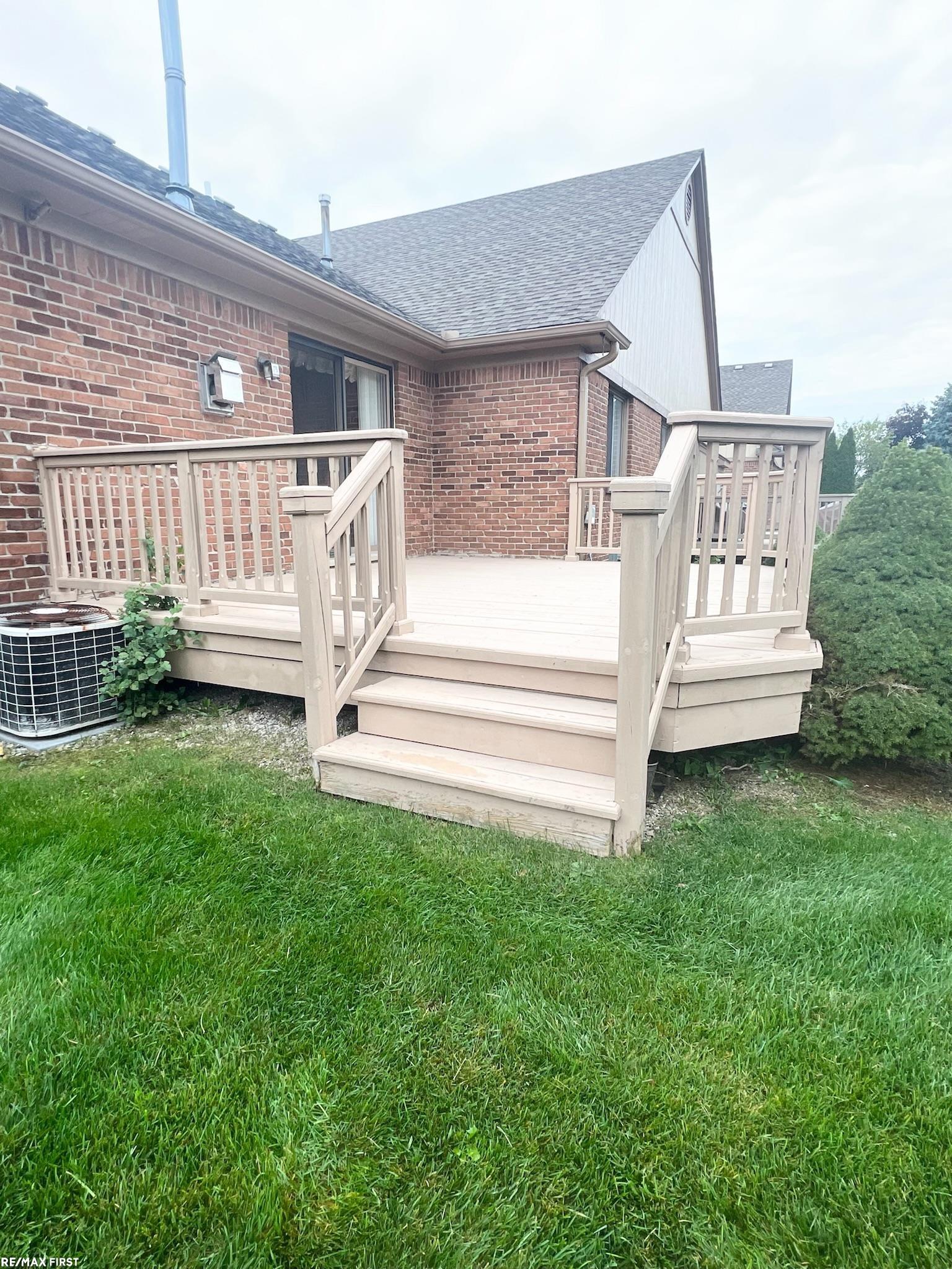 16781 Country Ridge Court Macomb, MI 48044 - Photo 2 of 37 50092528-1.JPG