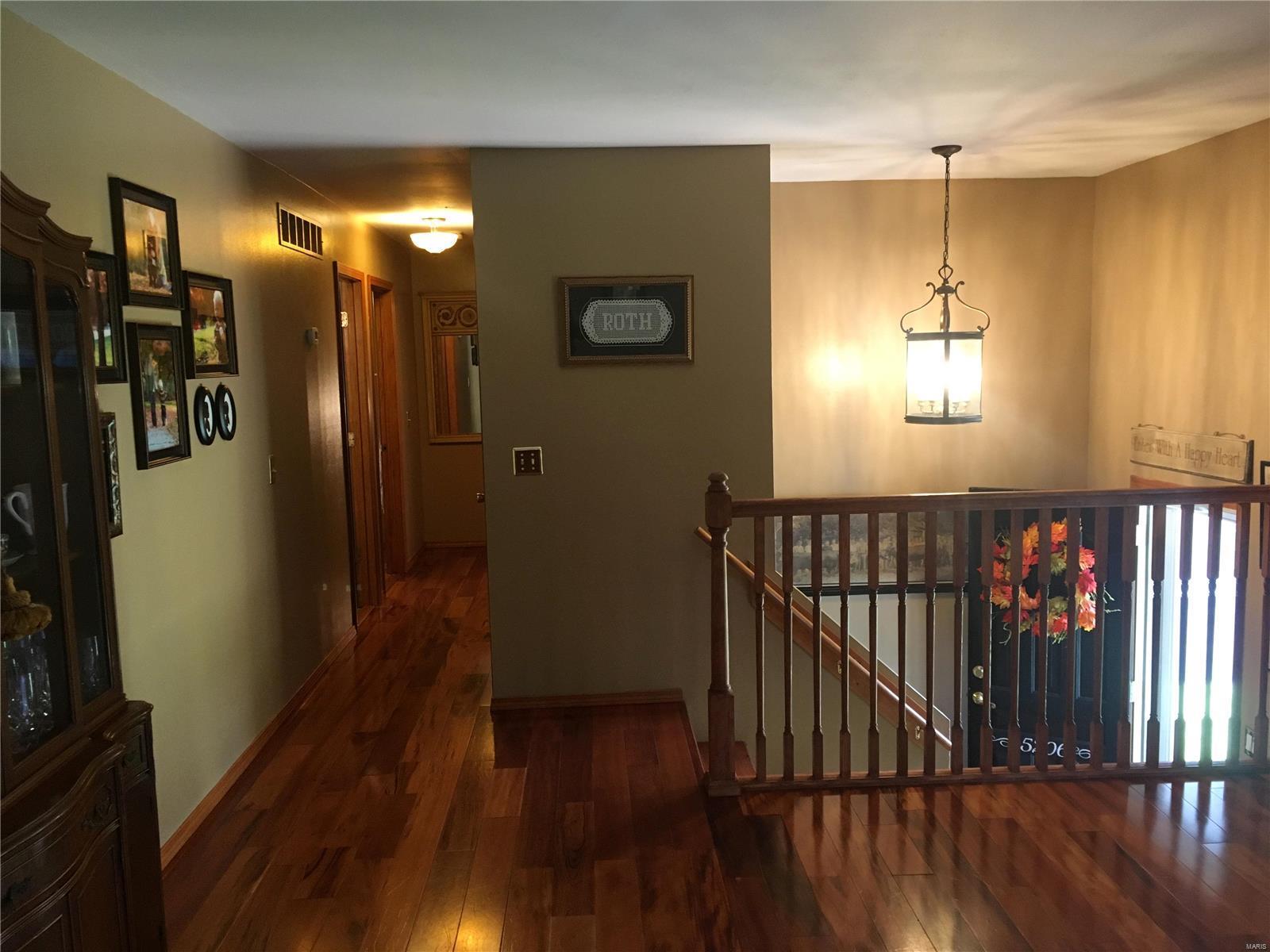 5206 Roach Road Alton, IL 62002 - Photo 4 of 12