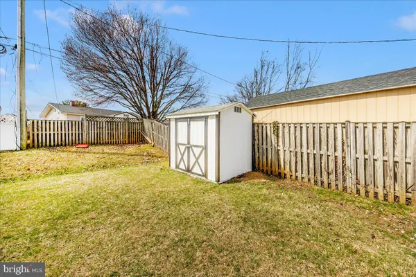 a picture of a bench