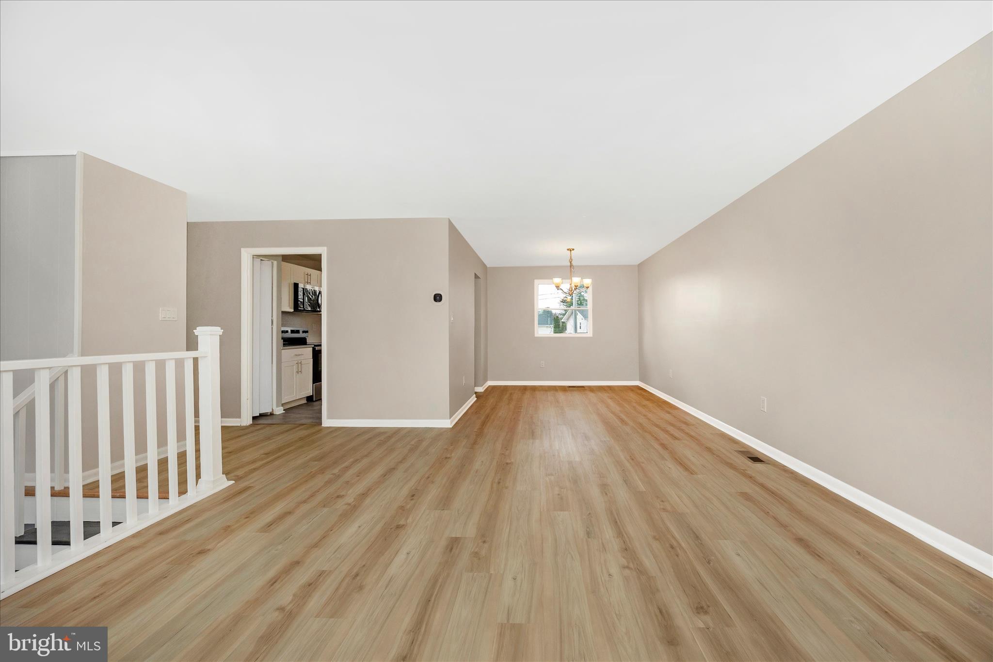 4006 Rouen Road Randallstown, MD 21133 - Photo 10 of 59 Living Room