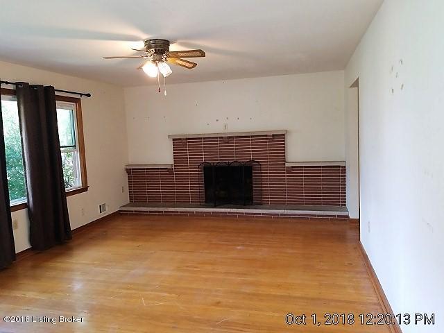 8307 Terry Road Louisville, KY 40258 - Photo 3 of 11 Living room