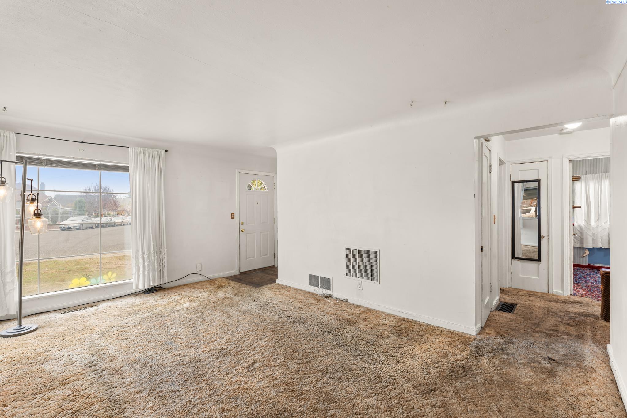 505 South 12th Street Sunnyside, WA 98944 - Photo 5 of 23 Gallery Image 5