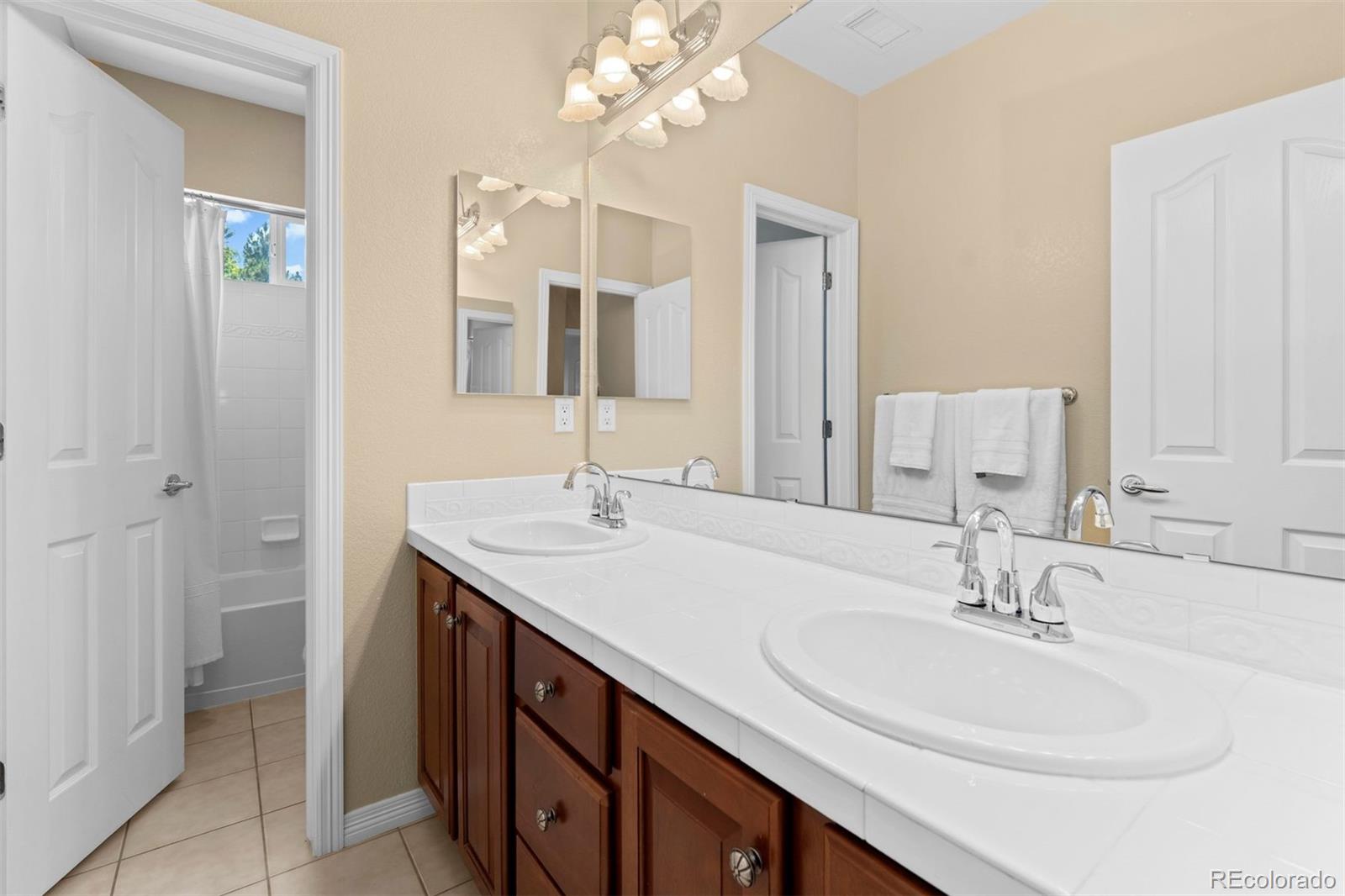 3860 Fairbrook Point Highlands Ranch, CO 80130 - Photo 28 of 42