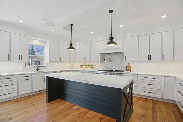 $1,629,900 | 1326 North Race Avenue, Arlington Heights, IL 60004