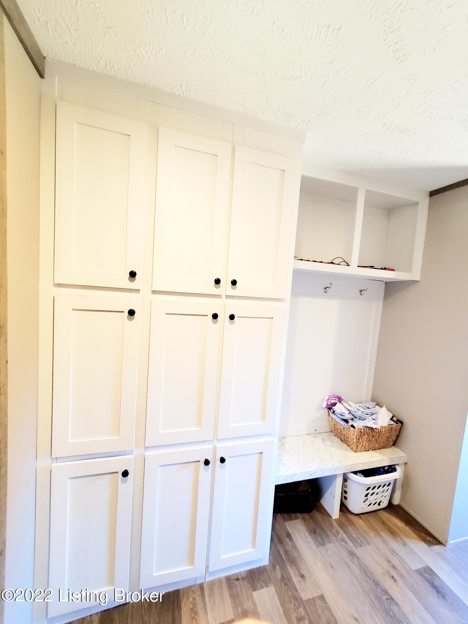 69 Hunter Lane Springfield, KY 40069 - Photo 21 of 36 Mud Room!