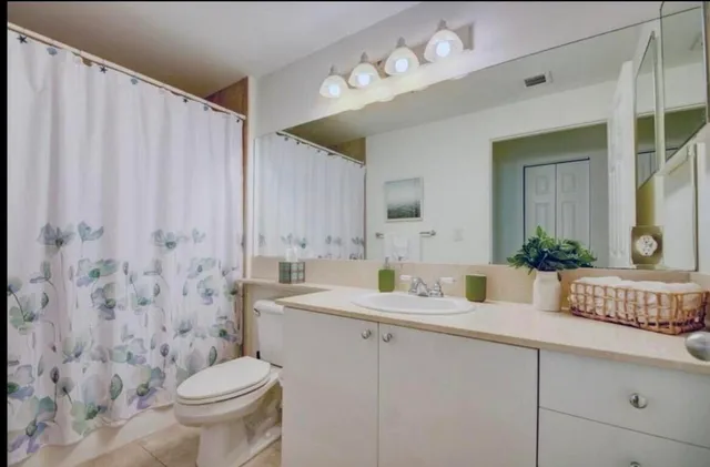 $3,000 | 802 West Windward Way, Unit 216, Lantana, FL 33462